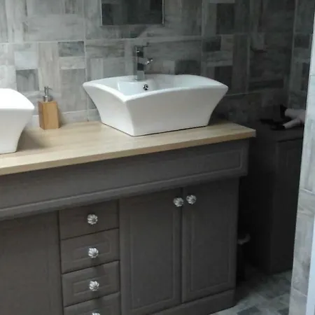 Le Port Sur בית נופש