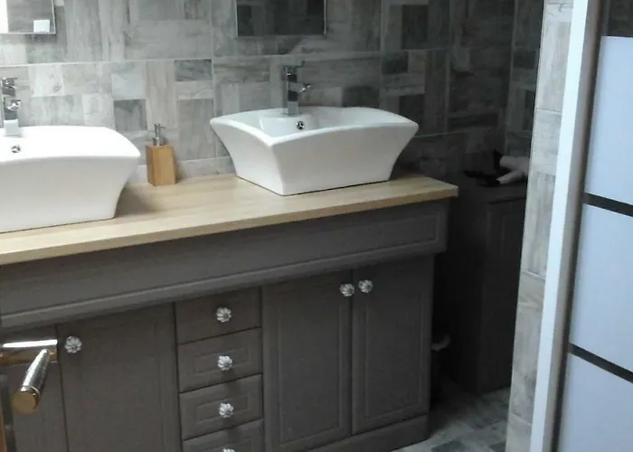 Le Port Sur Hébergement de vacances